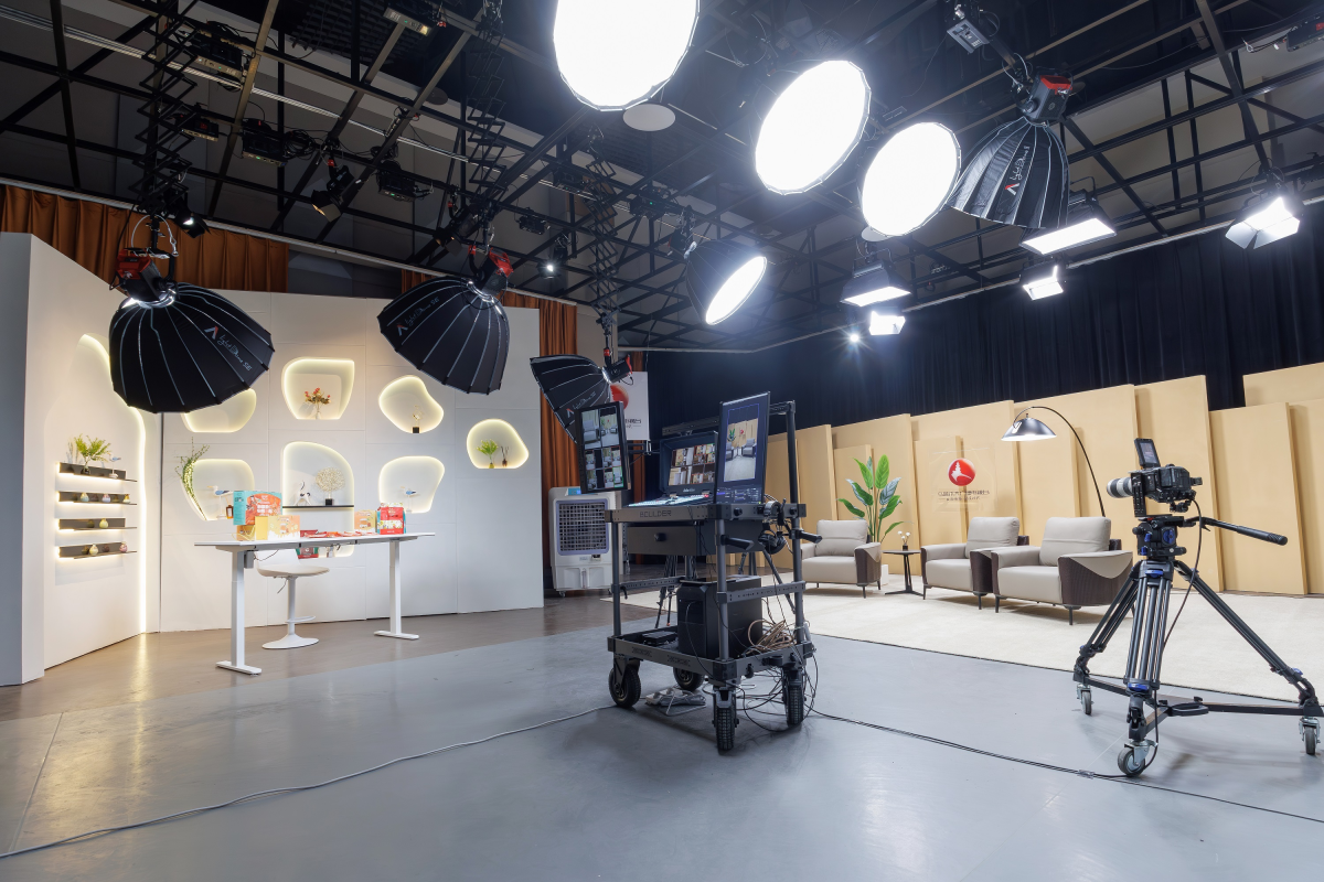 佳直播赋能乌鲁木齐台融媒体升级