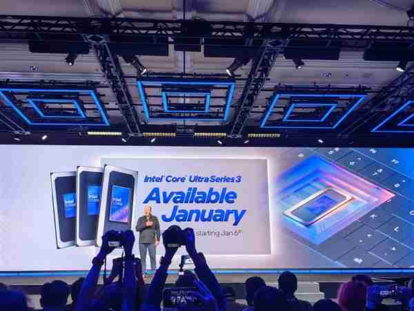 要买笔记本等等!超200款Intel酷睿Ultra 300新机杀到:本月正式开售