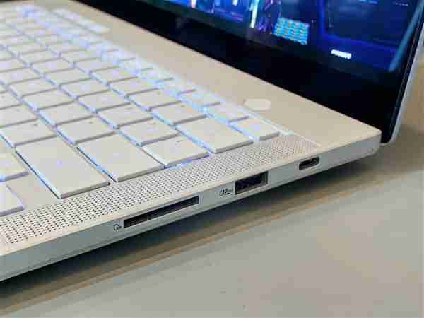 华硕发布ROG幻14/16 Air 2026款：升级星云原画屏、至高RTX 5090