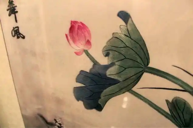 哪种非遗技艺是用针在纸上绣画？