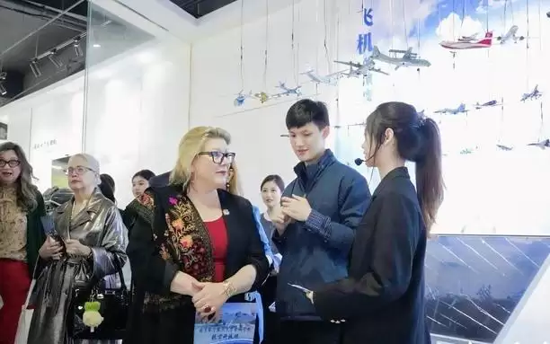 美国索菲亚大学走进南京这所高校，带来四场学术盛宴