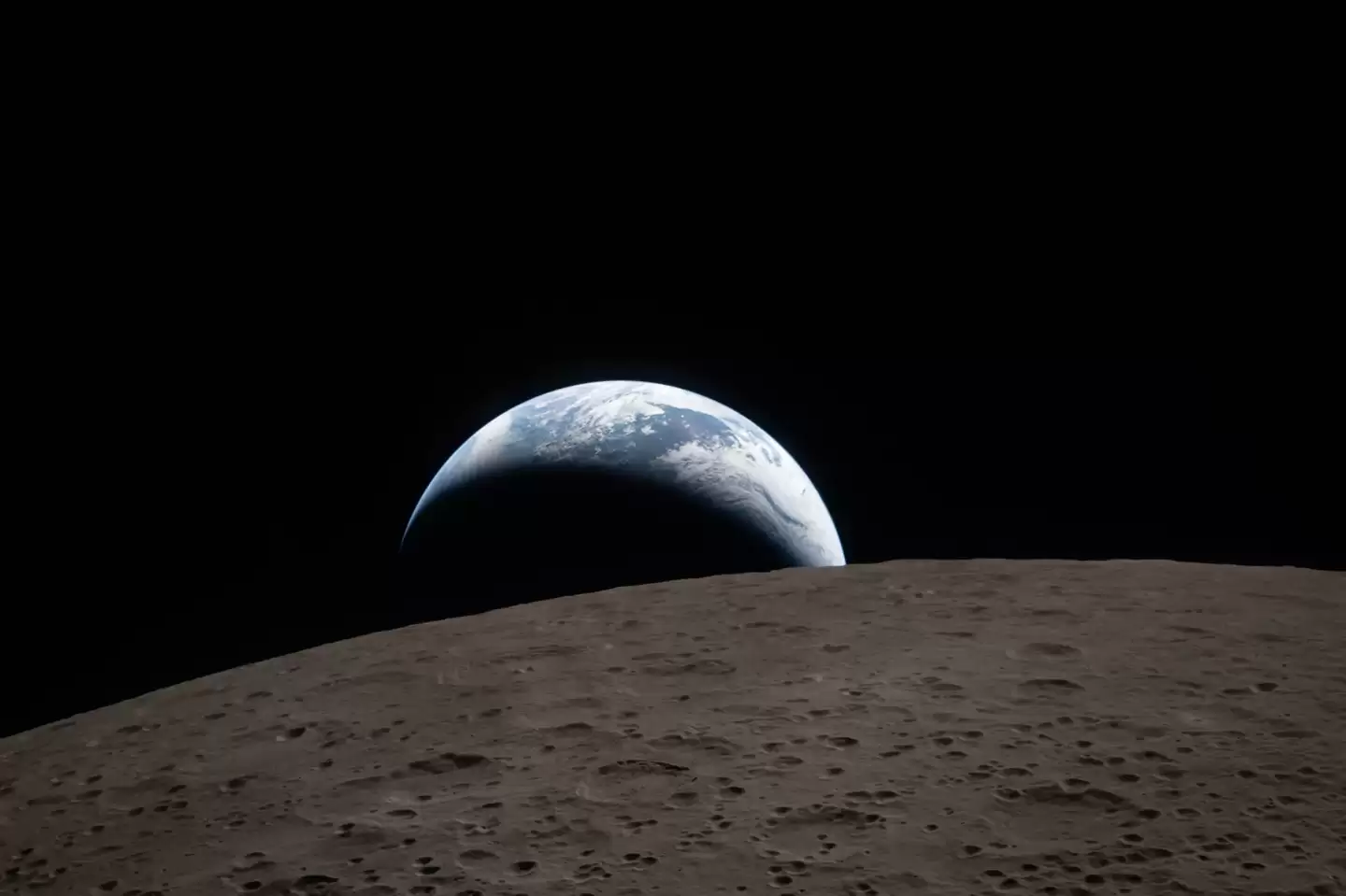 意外收获：阿耳忒弥斯2号宇航员观测到多次微流星体撞击月球