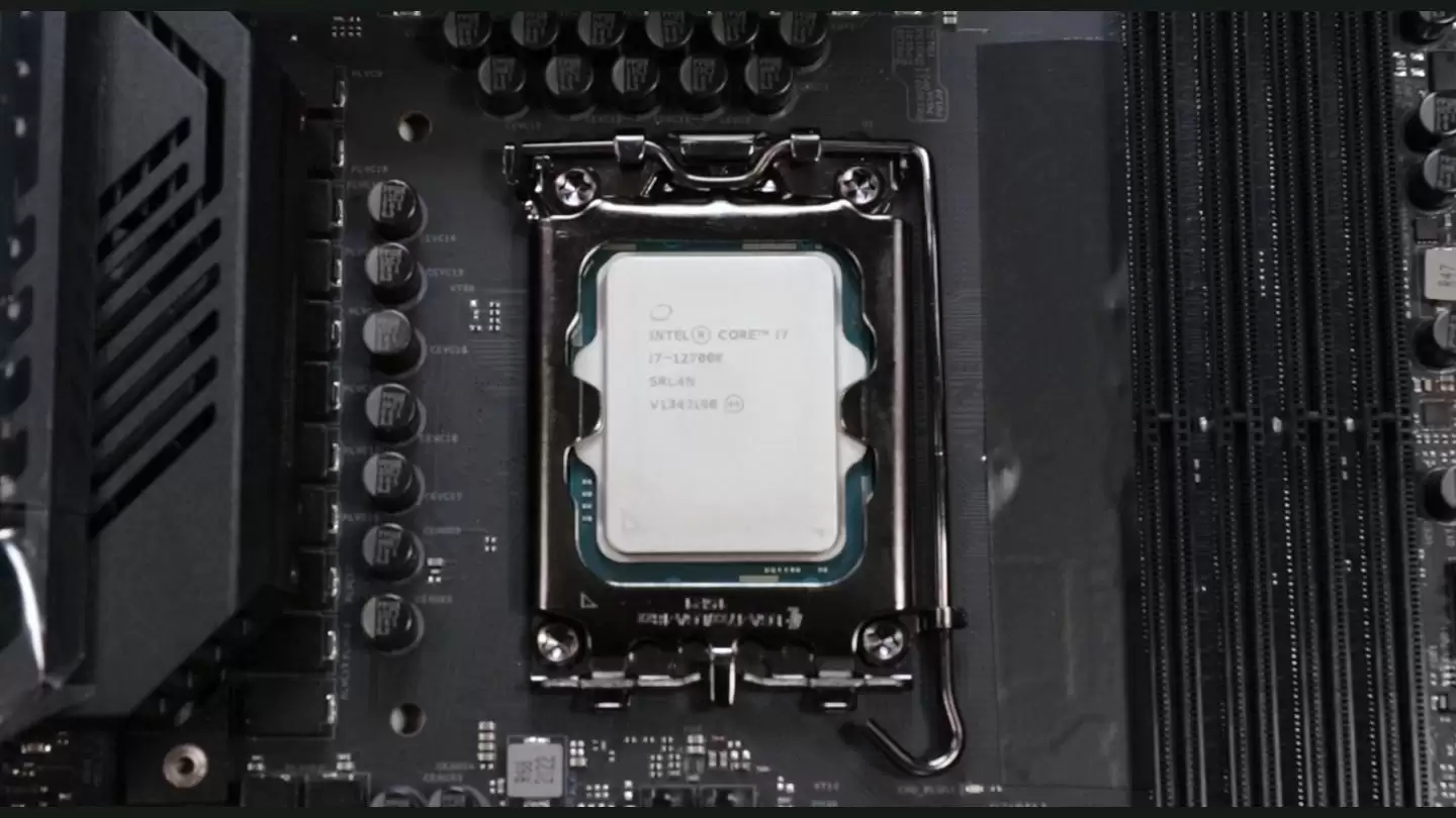 消息称英特尔为未来主板准备2L-ILM：双杠杆结构最小化顶盖形变