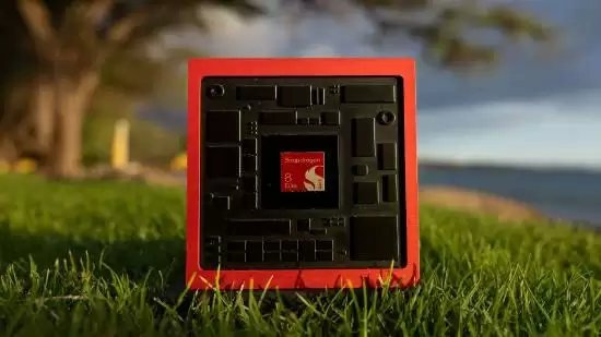 全系标配已成历史！迭代旗舰只有Pro Max版搭载满血骁龙8E6