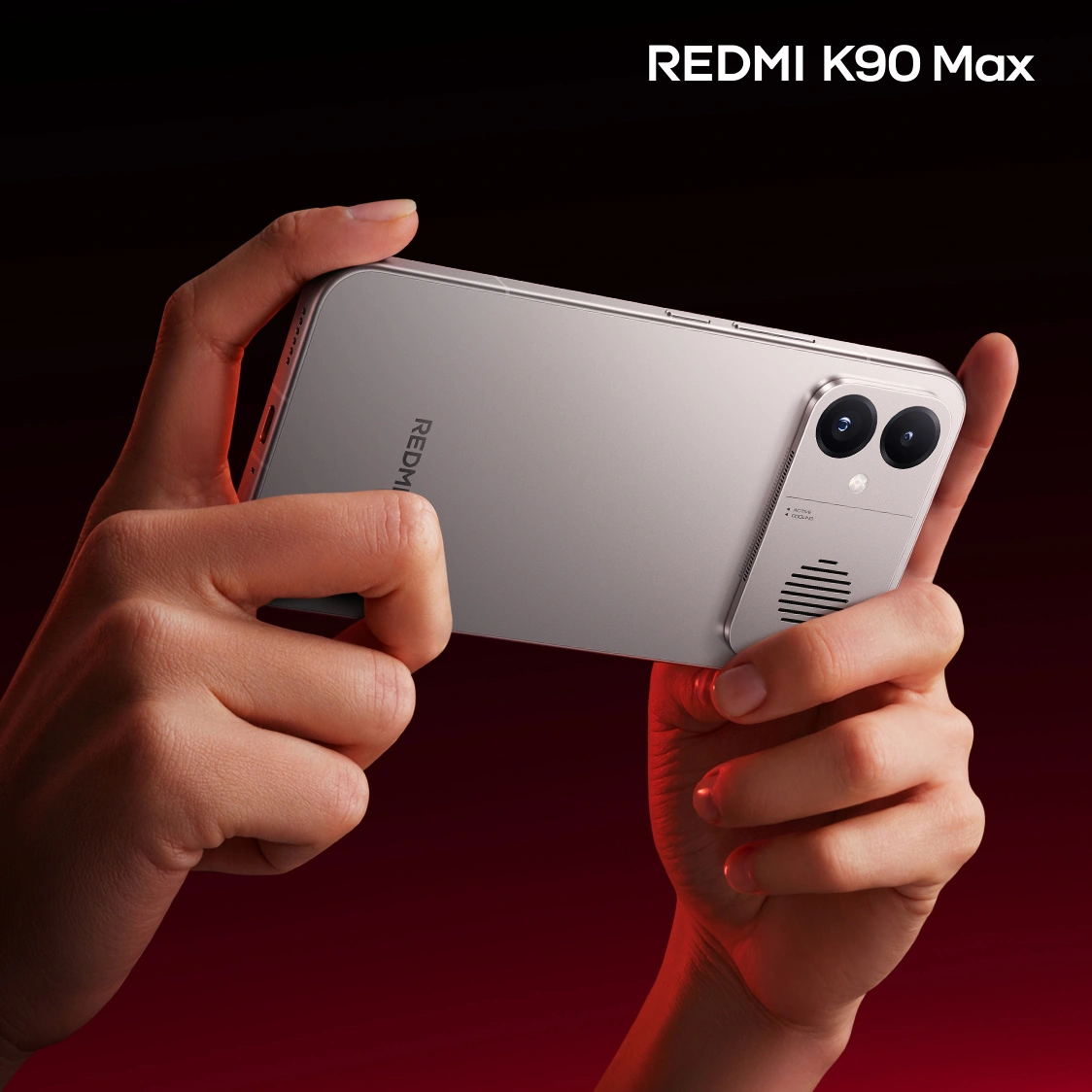 小米 REDMI K90 Max 手机“太空银”外观揭晓：冷调银色机身 + 铝合金中框