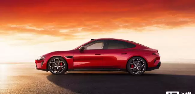 新一代小米 SU7 标配 1500MPa 防刮底横梁 可“推开”障碍物降低电池包损伤风险