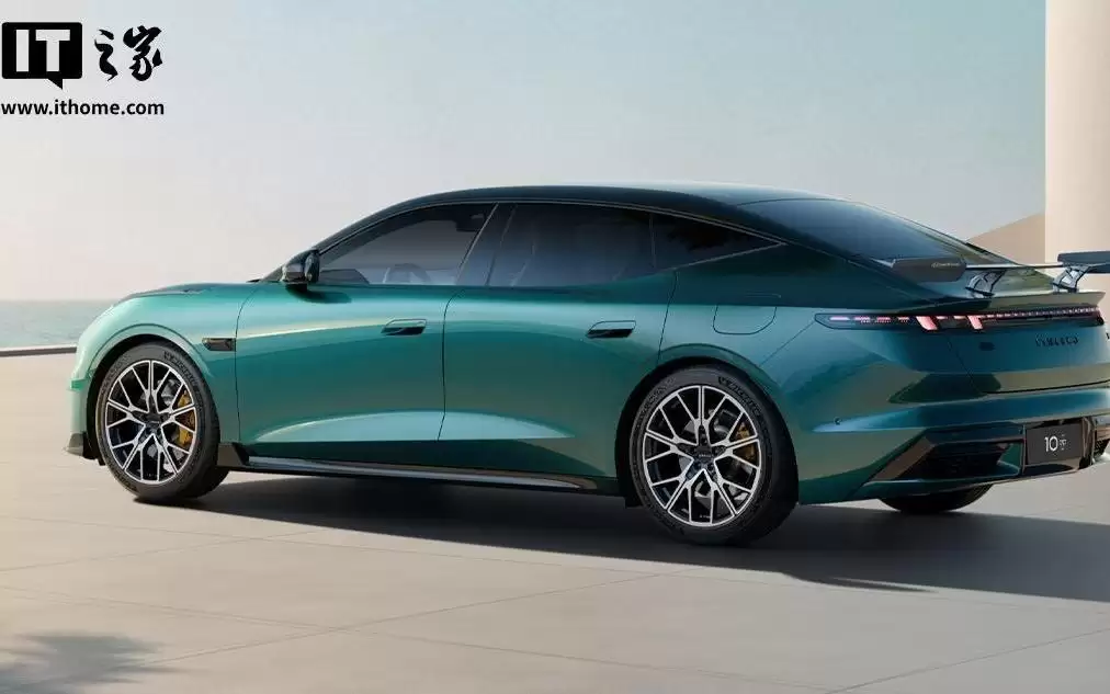 1分40秒14：领克10+超Taycan GT登顶亚洲山脊赛道圈速榜