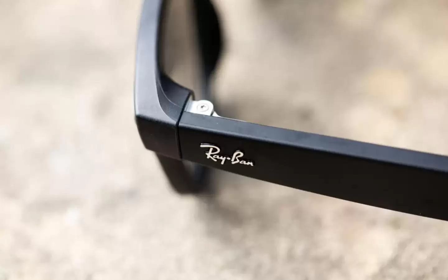 Meta加速AI渗透：内部文件泄露工程师编码AI采用率目标