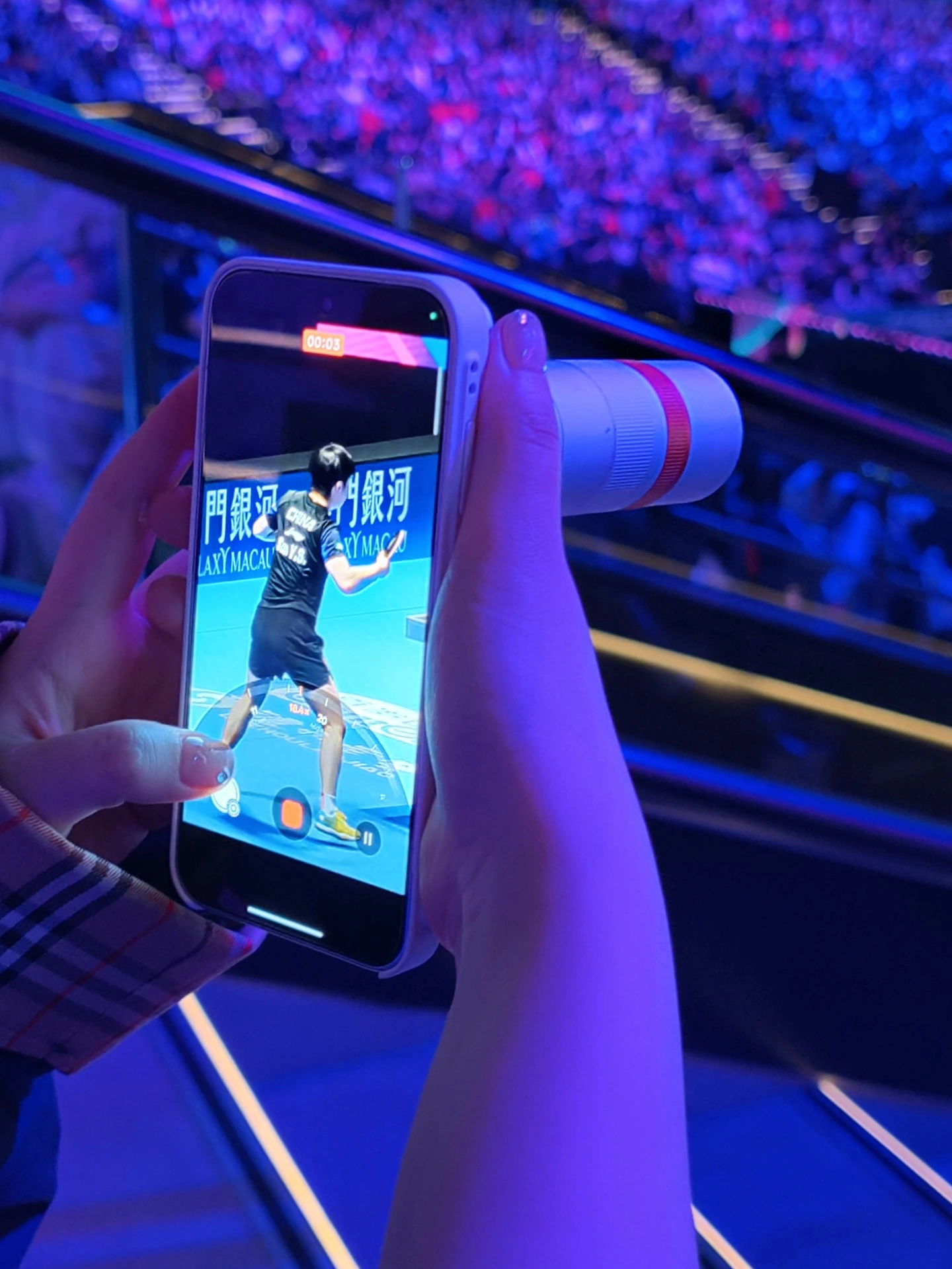 OPPO Find X9s Pro 哈苏专业增距镜“银色”外观首发，4 月 21 日发布