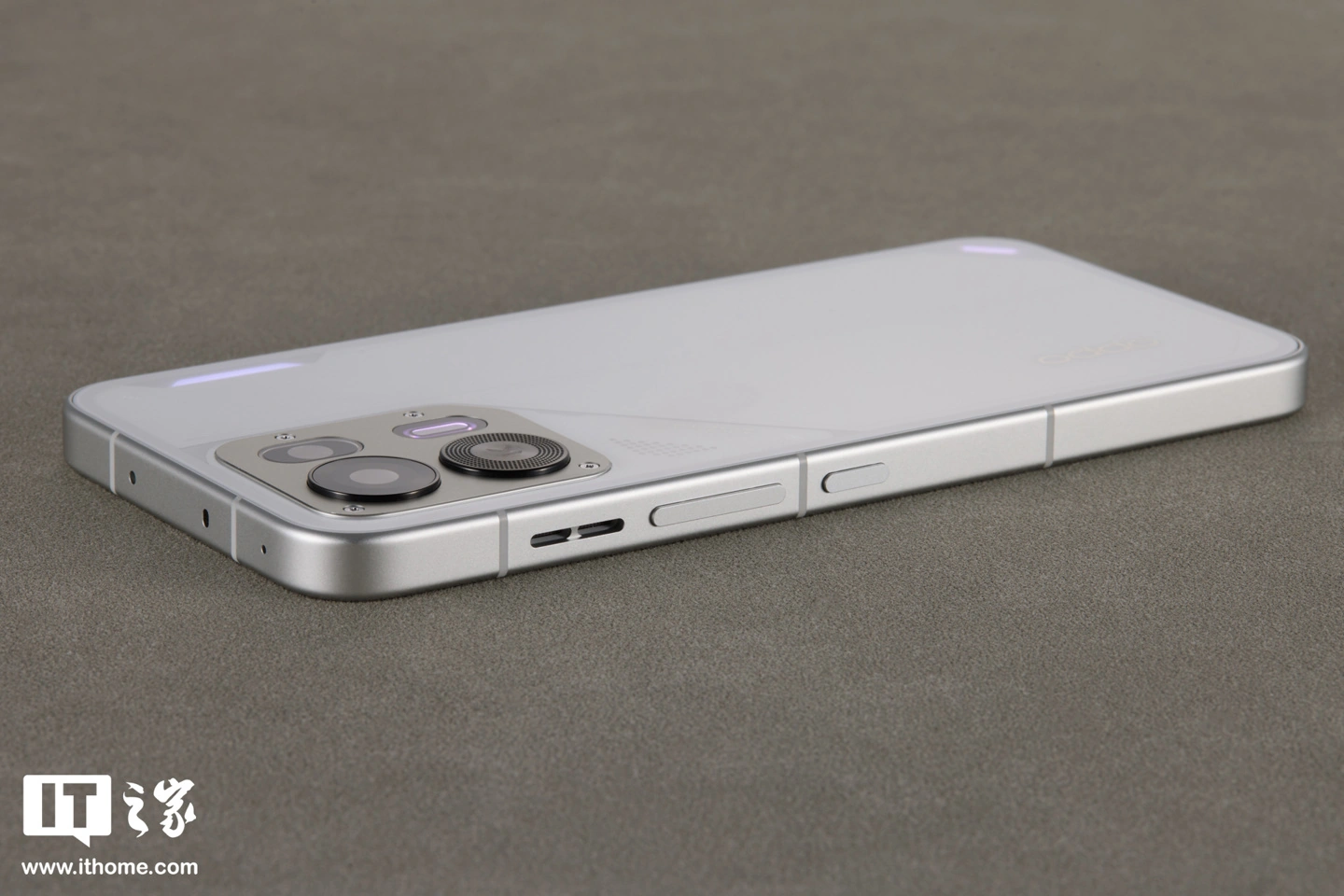 当机能风遇上轻薄手感：OPPO K15 Pro「赛博光翼」开箱图赏