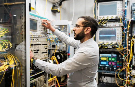 瞬间塞满你的硬盘！光纤传输速度突破450Tb/s