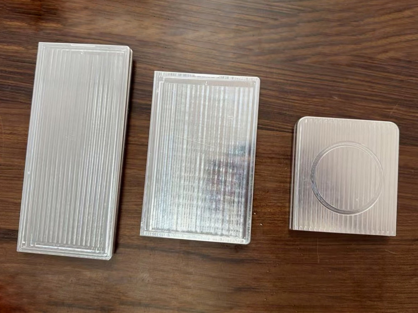 剑指苹果 iPhone Ultra，三星 Galaxy Z Fold8 Wide 阔折叠手机机模曝光