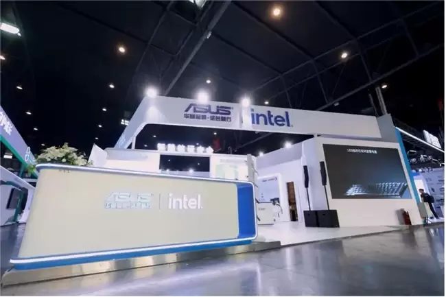 华硕NUC双旗舰闪耀行业盛会 AI算力赋能教育与广电双领域数智升级