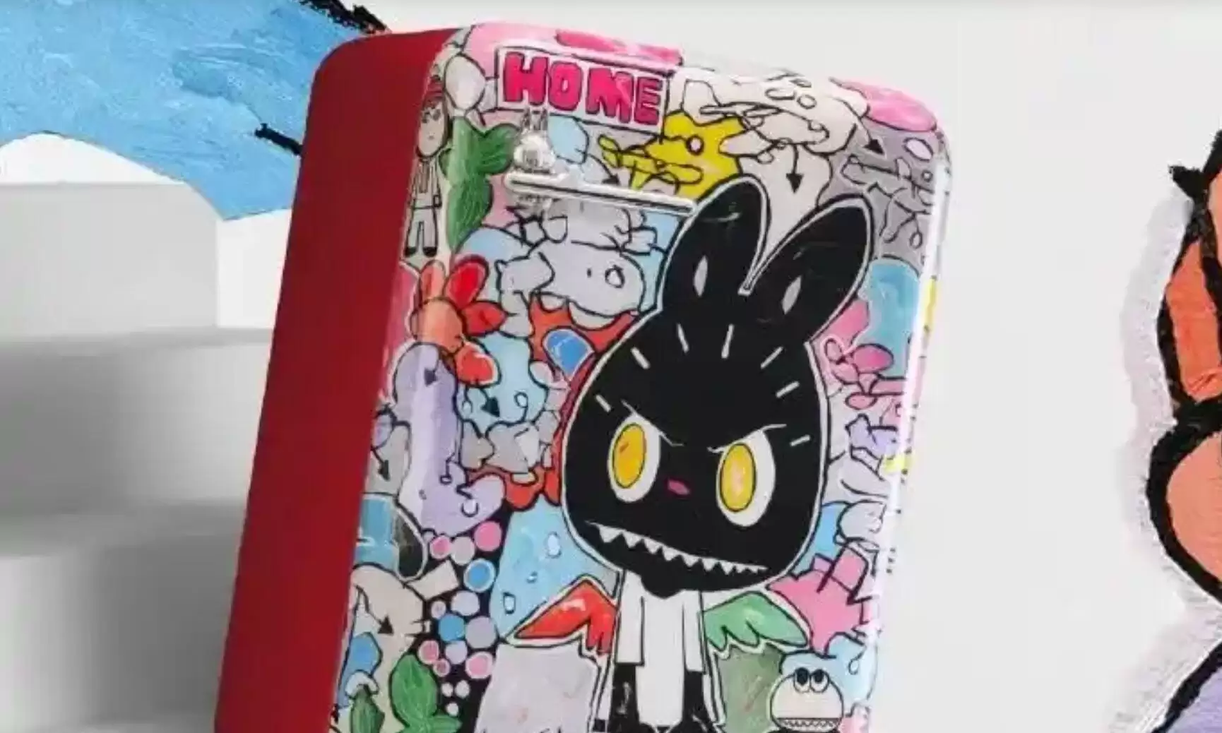 离谱！泡泡玛特首款LABUBU冰箱发布，二手直接炒到8999元