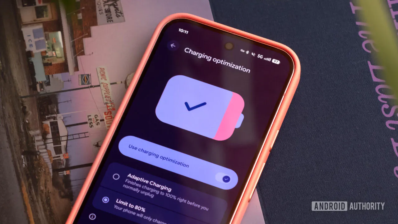 谷歌酝酿安卓 17 新功能：冻结后台活动，全力调度拉升手机充电速度