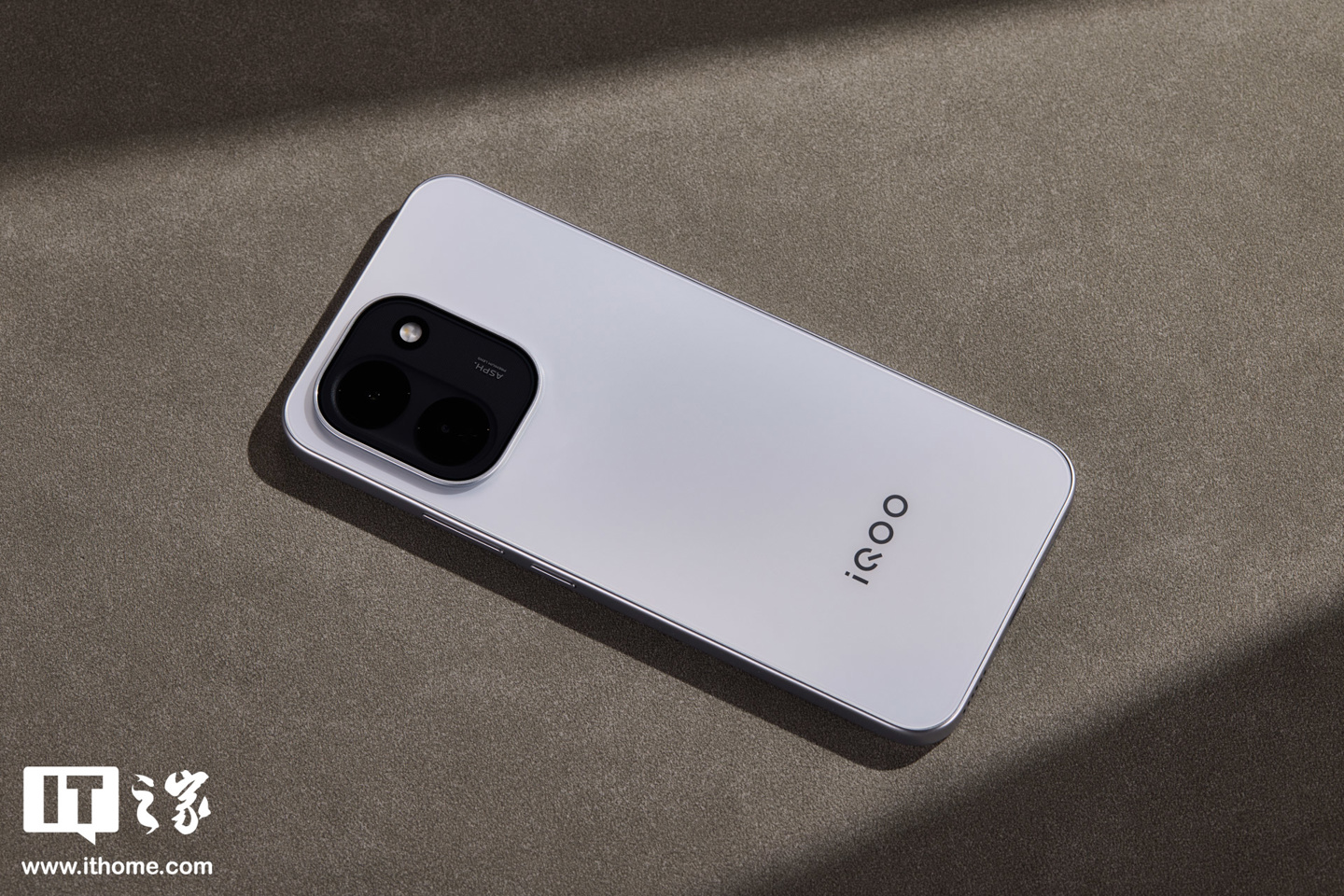 iQOO Z11 实拍图赏：iQOO 手机最大 9020mAh 电池 + iQOO 首个 165Hz 护眼电竞屏