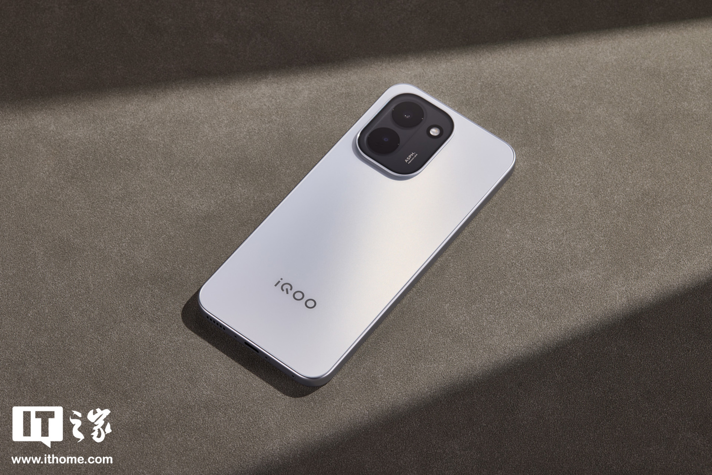 iQOO Z11 实拍图赏：iQOO 手机最大 9020mAh 电池 + iQOO 首个 165Hz 护眼电竞屏