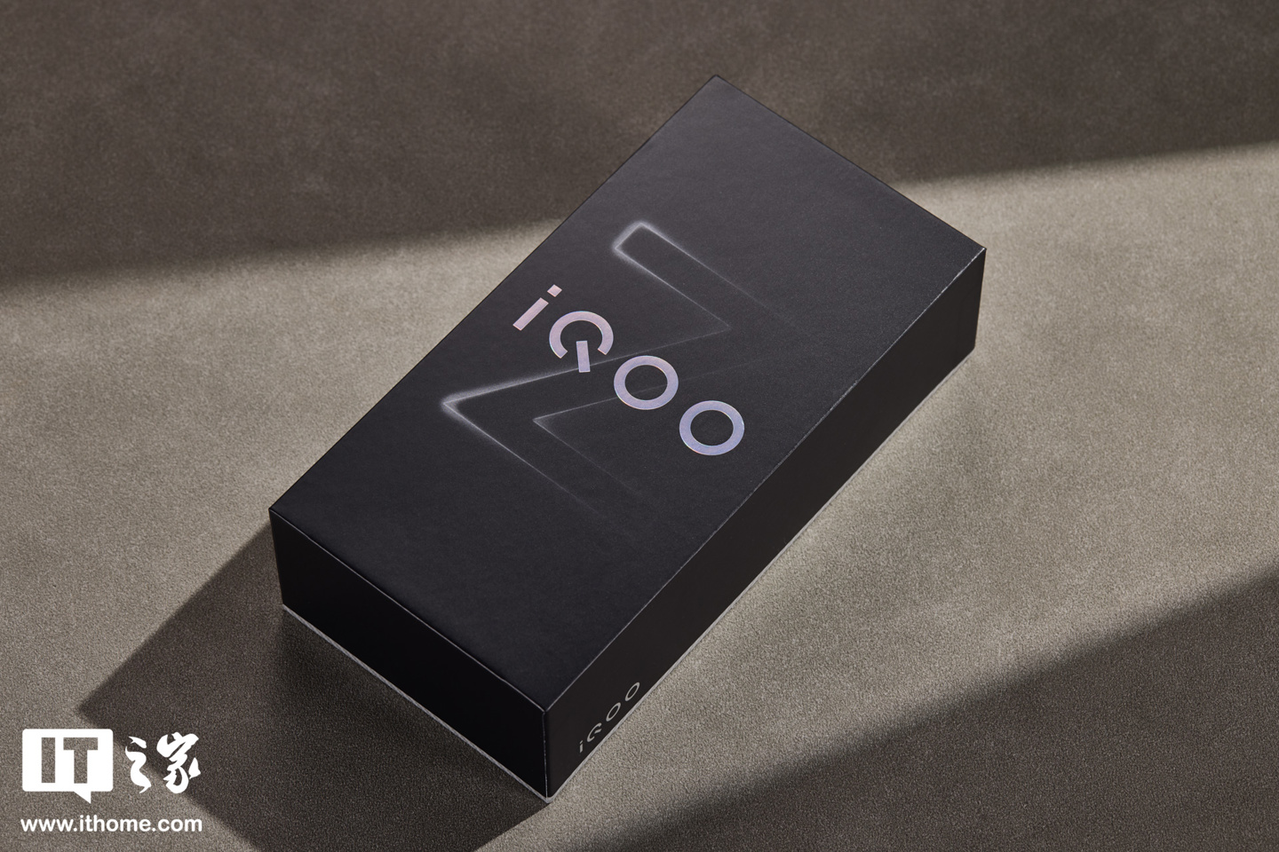 iQOO Z11 实拍图赏：iQOO 手机最大 9020mAh 电池 + iQOO 首个 165Hz 护眼电竞屏