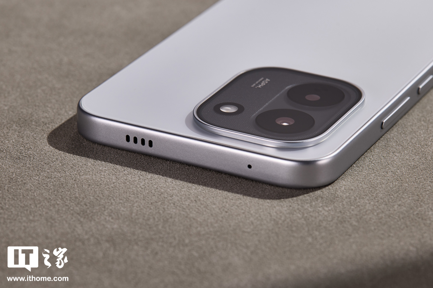 iQOO Z11 实拍图赏：iQOO 手机最大 9020mAh 电池 + iQOO 首个 165Hz 护眼电竞屏