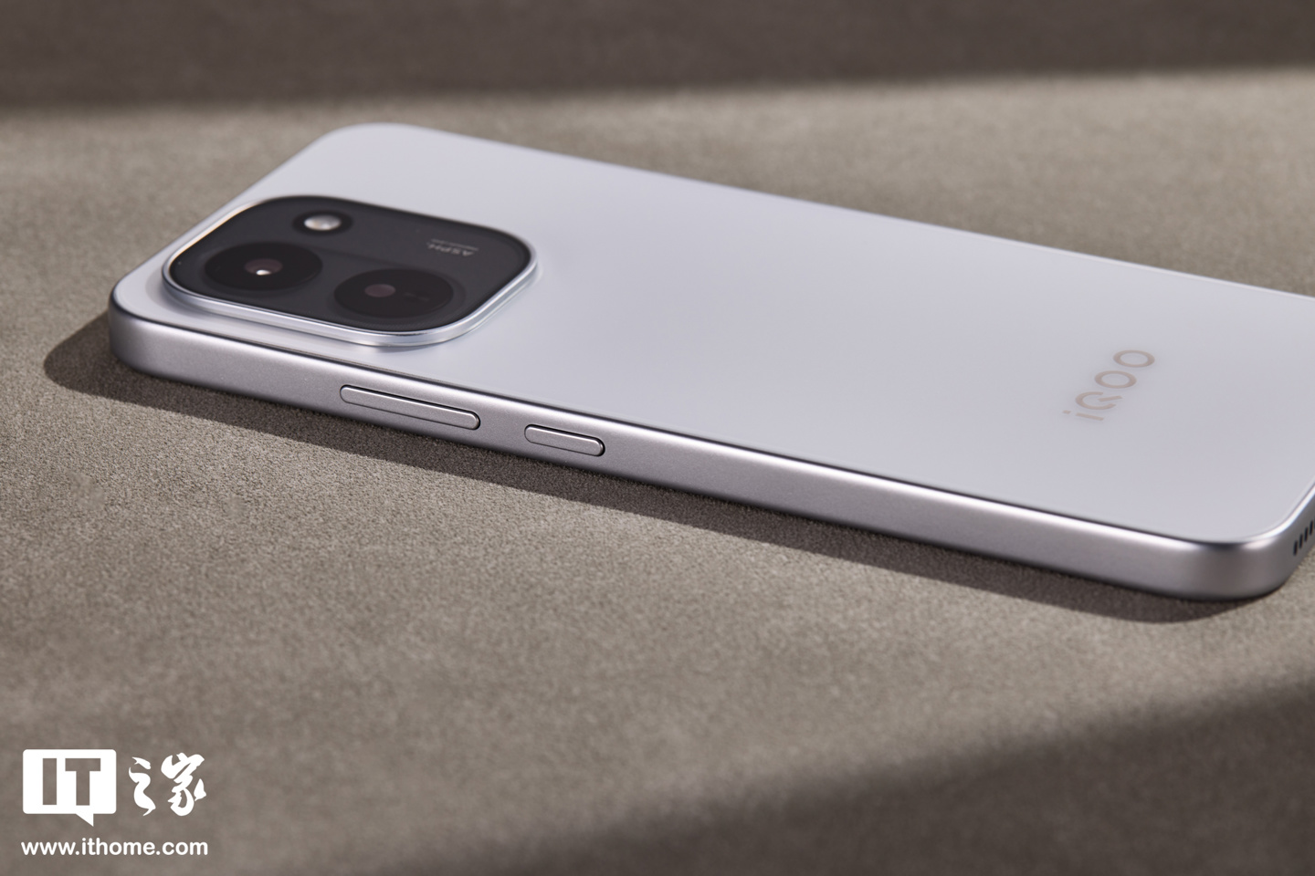 iQOO Z11 实拍图赏：iQOO 手机最大 9020mAh 电池 + iQOO 首个 165Hz 护眼电竞屏