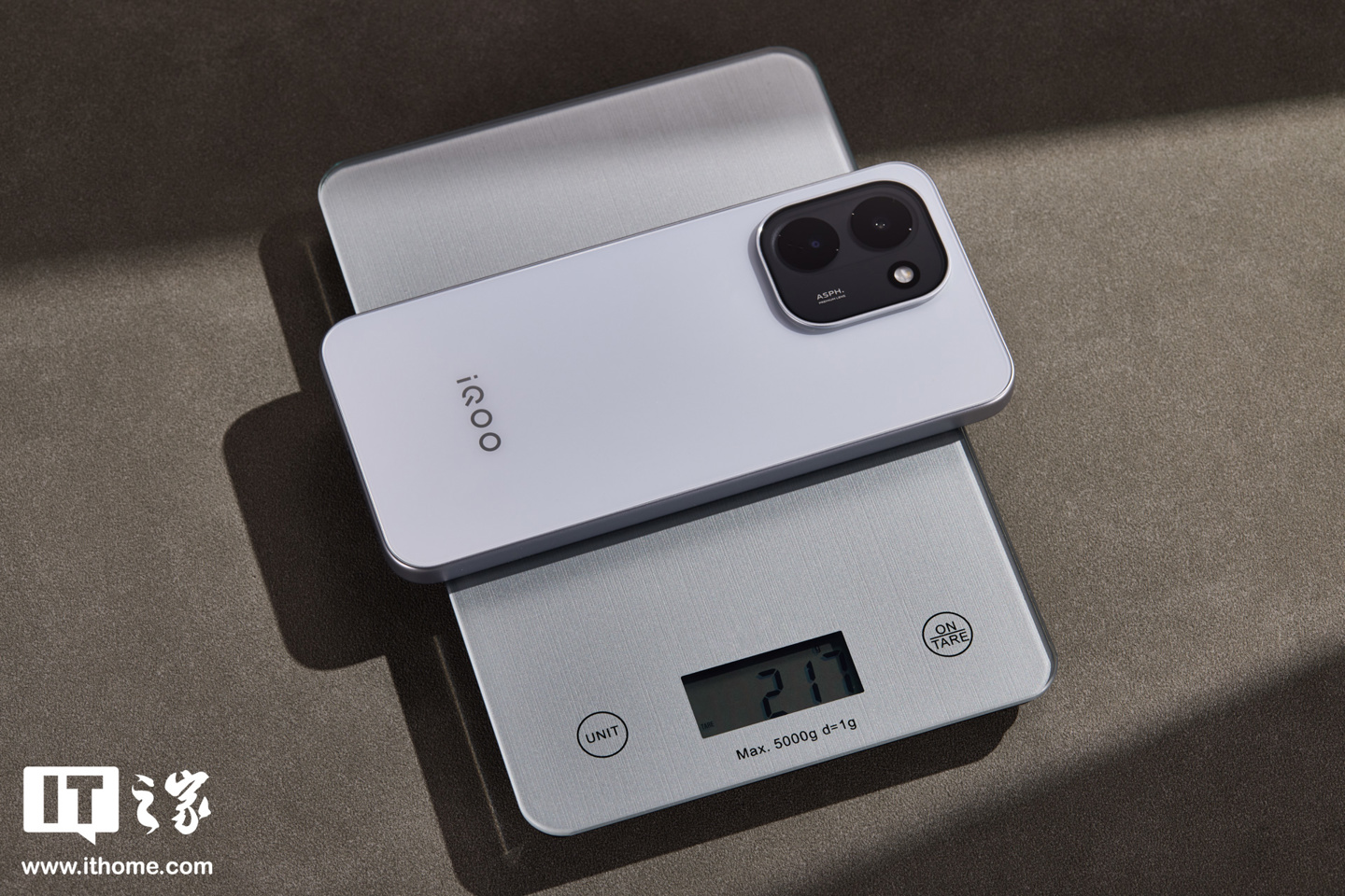 iQOO Z11 实拍图赏：iQOO 手机最大 9020mAh 电池 + iQOO 首个 165Hz 护眼电竞屏
