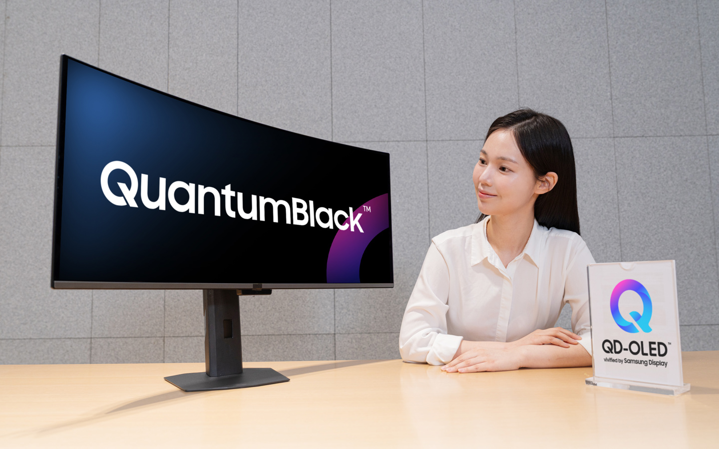 三星显示研发 QuantumBlack 薄膜：QD-OLED 显示器反射率降低 20%，3H 硬度