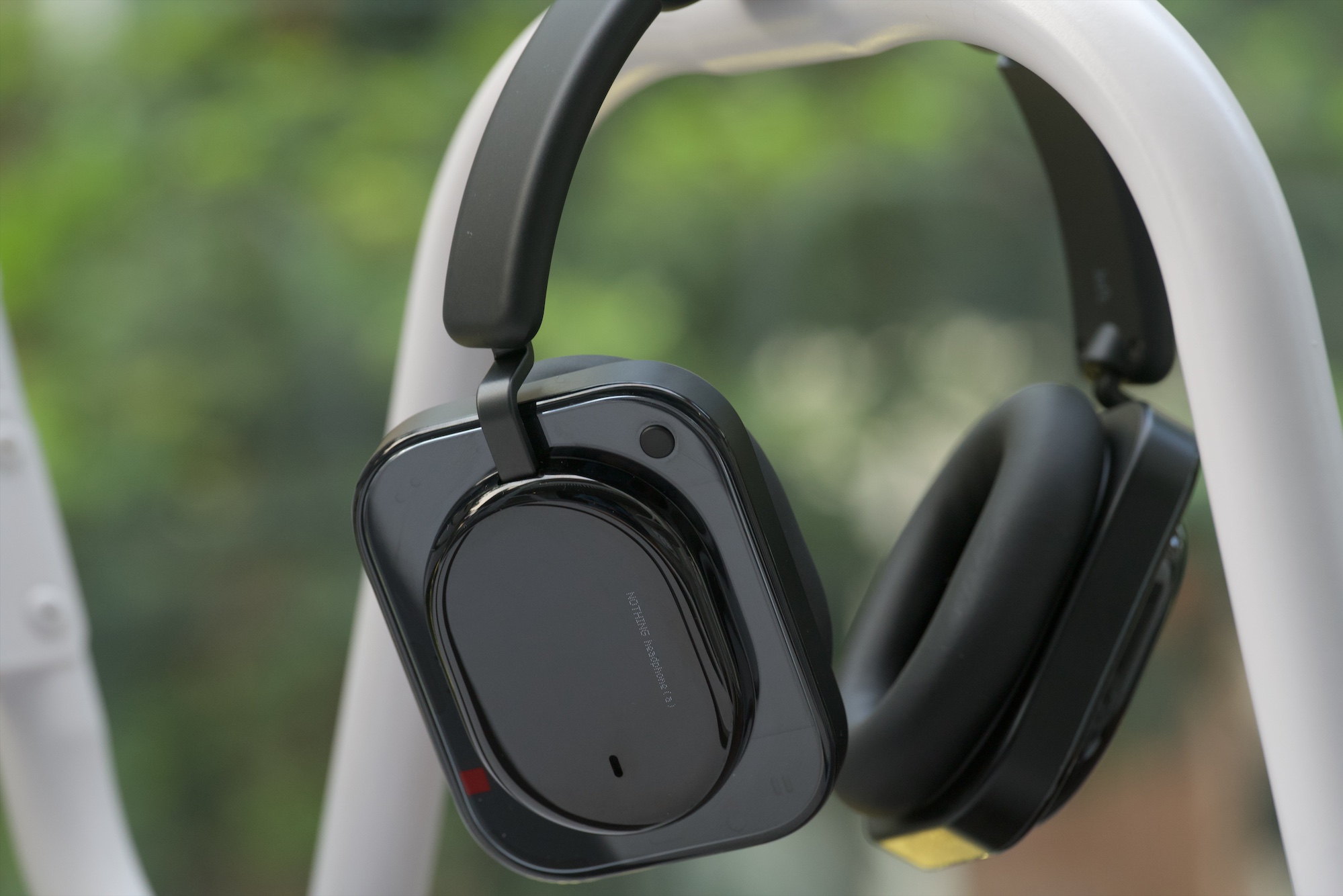 1299元！Nothing头戴耳机体验：新单元音质惊艳，但隔音效果稍有遗憾