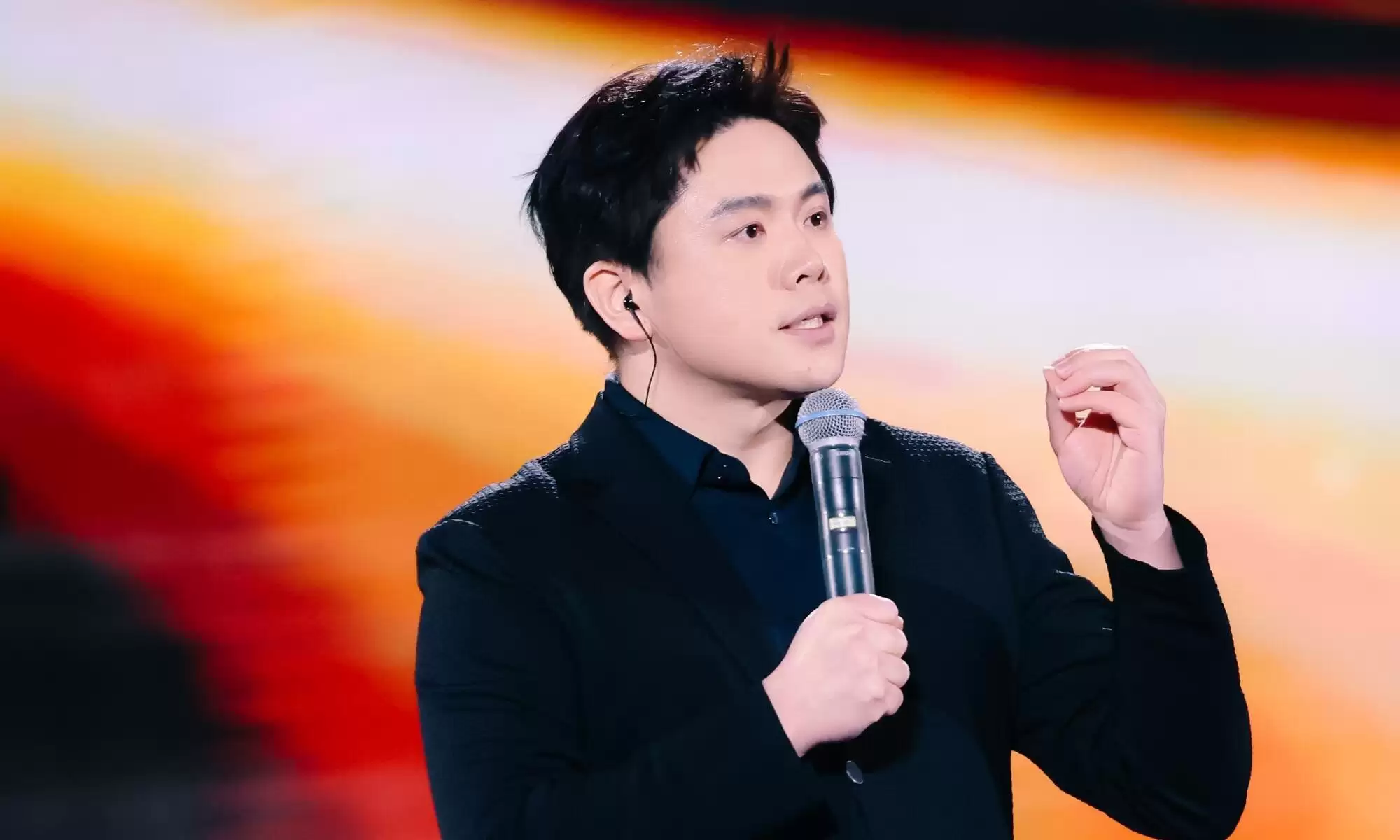 追觅CEO俞浩被「momo大军」整破防，三连炮轰：小红书你管不管！