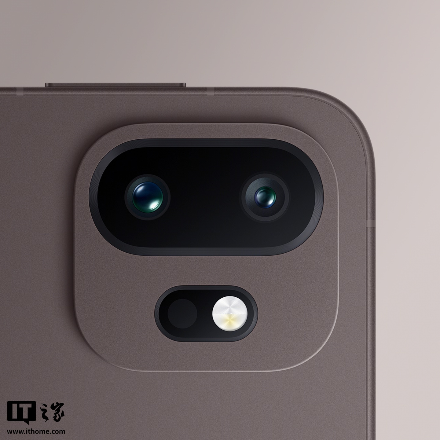 一加 15T 核心参数汇总：6.32 英寸直屏、第五代骁龙 8 至尊版、7500mAh 电池等