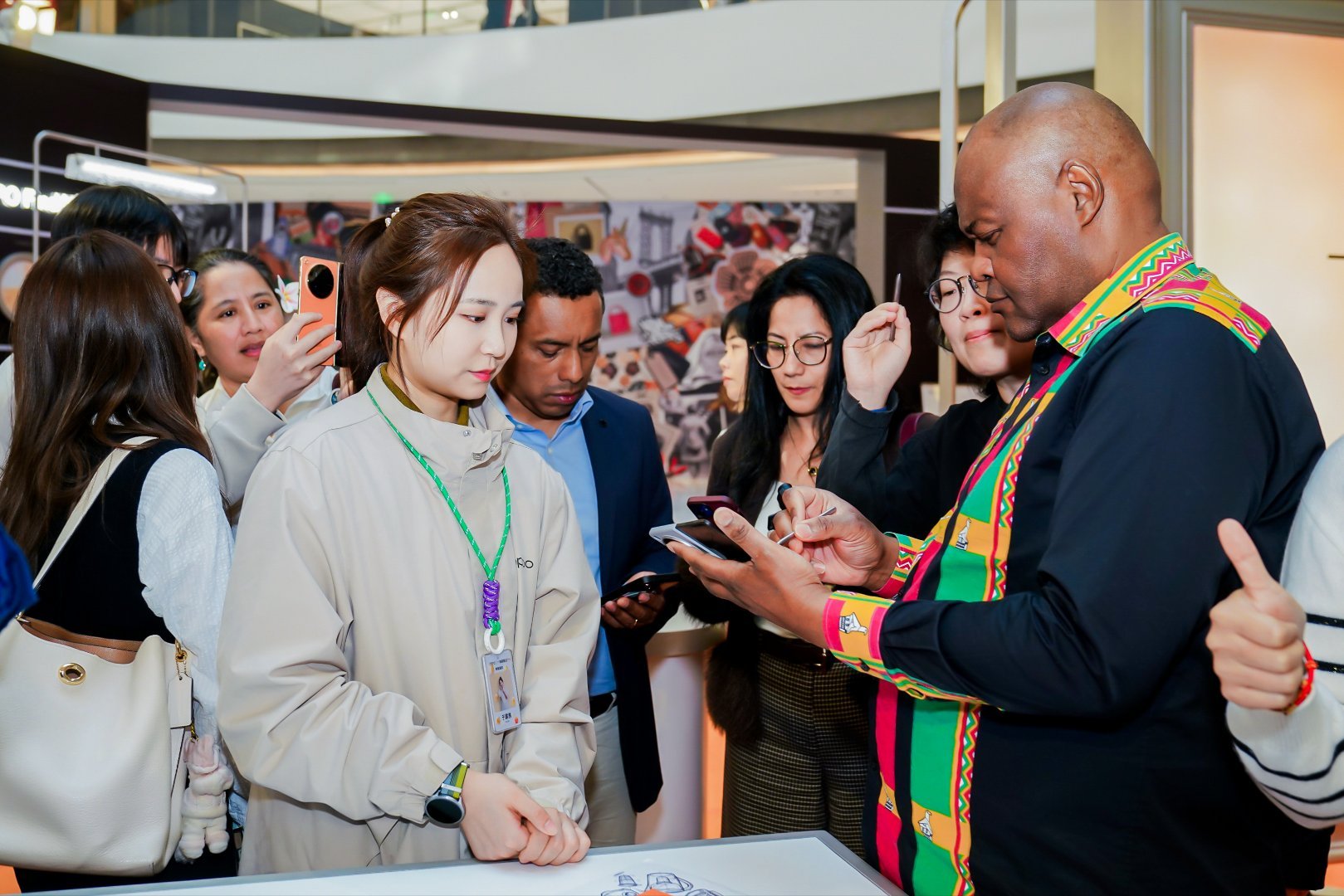 OPPO Find N6 全球同步发售，泰国首销日销量达上代 2.45 倍