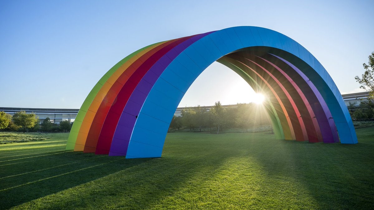 消息称苹果 50 周年全球庆典活动收官仪式将于 Apple Park 举行，硬件工程负责人 John Ternus 或站 C 位