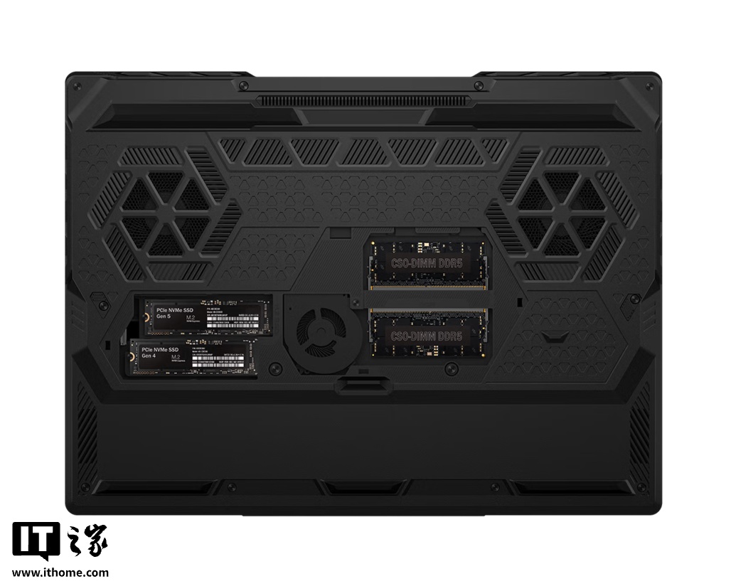 微星推出 2026 款泰坦 16 MAX 笔记本：Ultra 9 285HX + 32G + 1T，可选 RTX5070Ti/5090，22999 元起