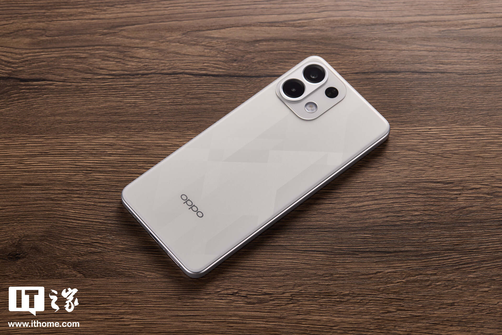 国产手机涨价 2000 元？部分经销商透露新机涨幅可能在 500 到 2000 元之间