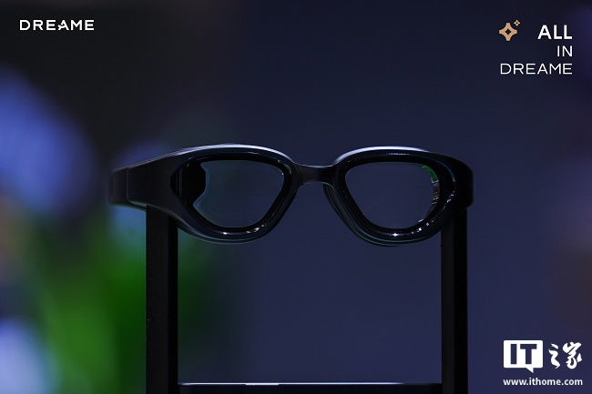 追觅“水景 AQUA 100”AR 智能泳镜亮相 AWE 2026，支持 640 x 480 分辨率单目绿色显示