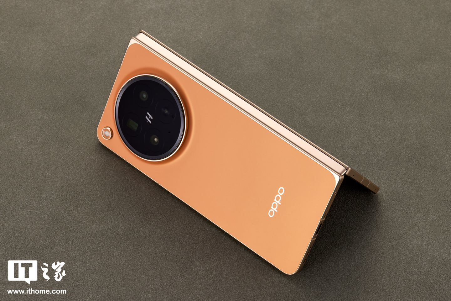 OPPO Find N6 全景自由窗功能首曝：大小自由调、浮窗 / 分屏 / 全屏任意切，3 月 17 日首发