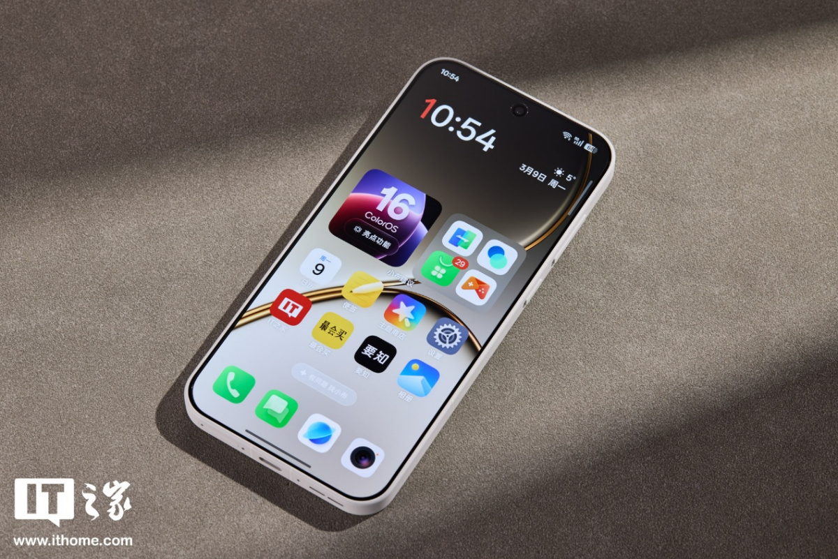 一加 15T 治愈白巧配色图赏：纯粹的白，温柔的沙