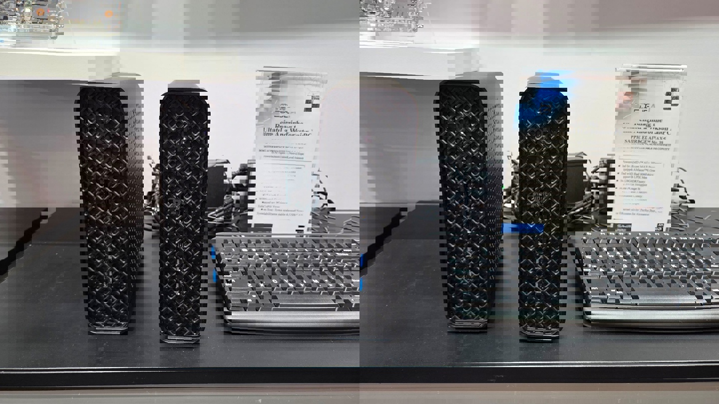 蓝宝石 EDGE AI MAX+ 395 迷你主机亮相，支持多机扩展