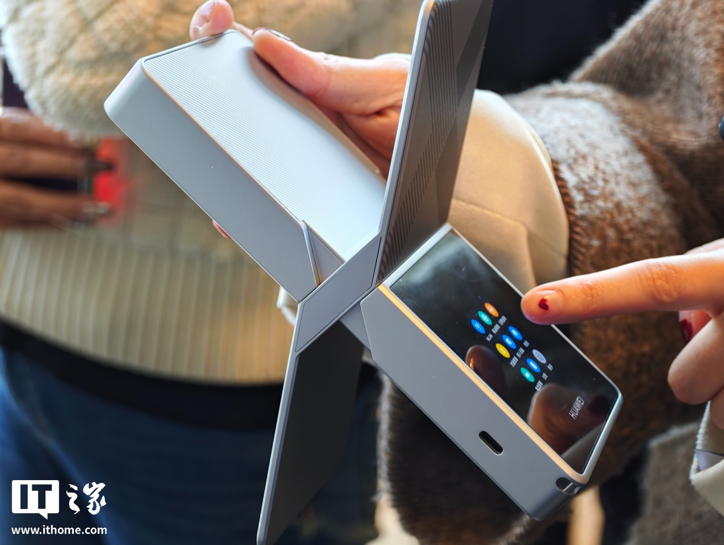 华为随行 WiFi X 发布：X 造型“超级直播神器”，1000Mbps 上行峰值，2499 元