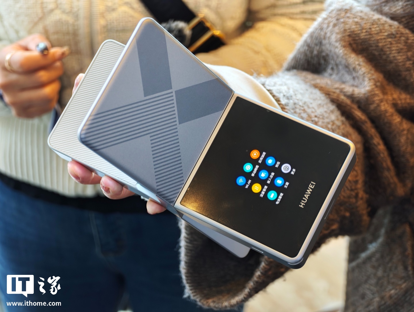 华为随行 WiFi X 发布：X 造型“超级直播神器”，1000Mbps 上行峰值，2499 元