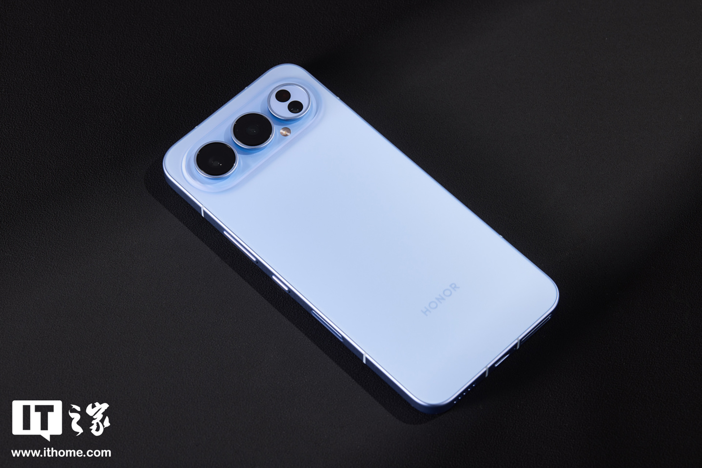 2 年碎屏险 +3 年质保：荣耀 500 Pro 手机 2696 元直降，配 8000mAh 大电池