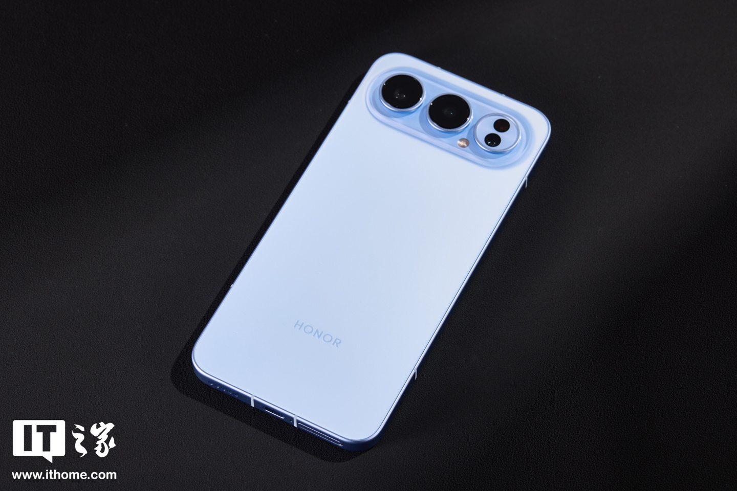 2 年碎屏险 +3 年质保：荣耀 500 Pro 手机 2696 元直降，配 8000mAh 大电池