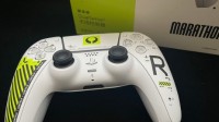 《马拉松》PS5限定手柄开箱：酸性风格活力满满