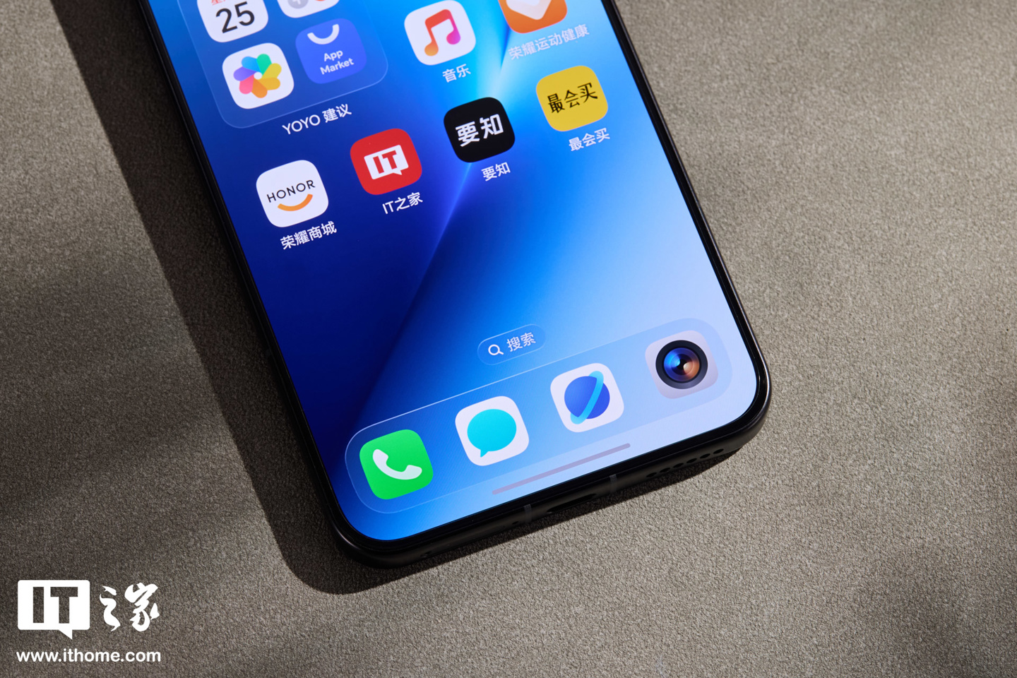 【IT之家开箱】荣耀 WIN 系列手机实拍：定位年度电竞夯机，搭载 10000 毫安时电池