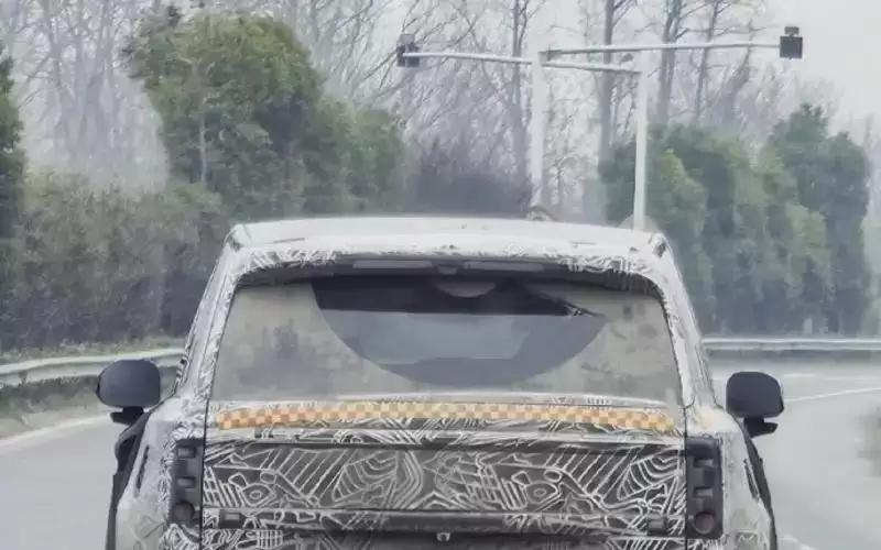 小米首款增程全尺寸SUV“昆仑N3”路试谍照再曝光