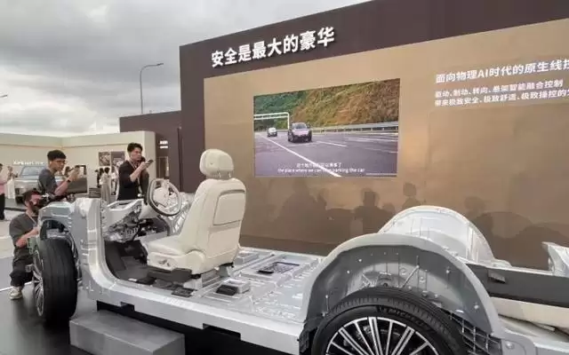 小鹏GX上市，限时权益价26.98万元起丨新品速递