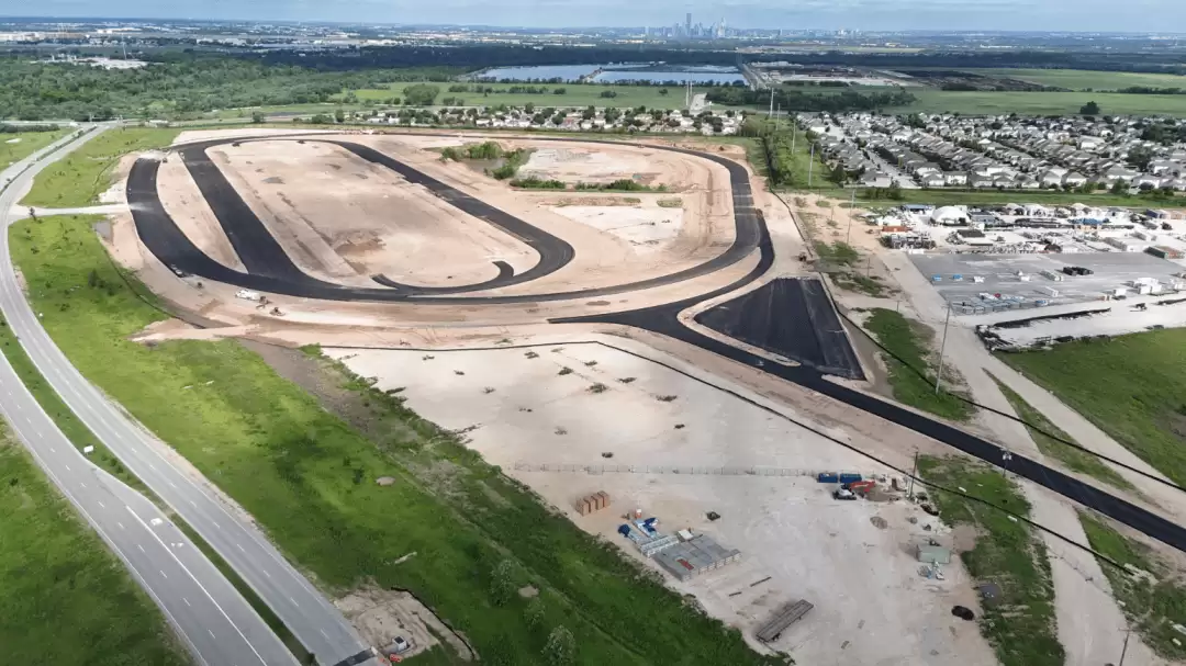 特斯拉得州新测试跑道渐露真容，新车型Roadster亮相时间再引猜测