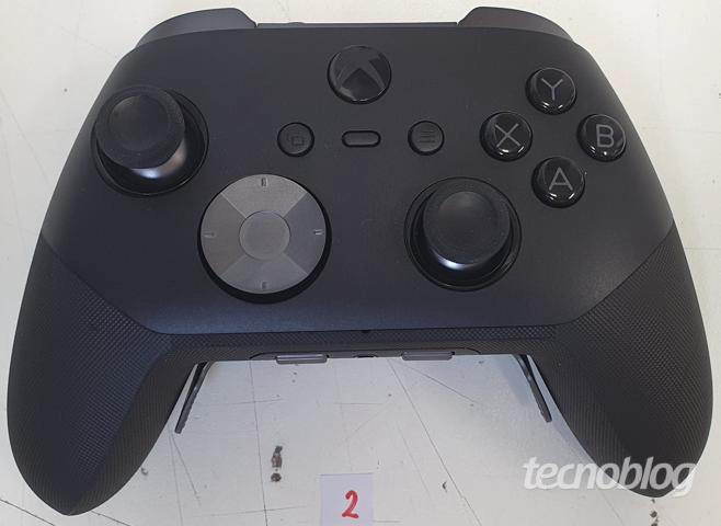 Xbox 精英手柄 3 谍照曝光:支持 Wi-Fi 6、蓝牙连接,可拆卸充电电池