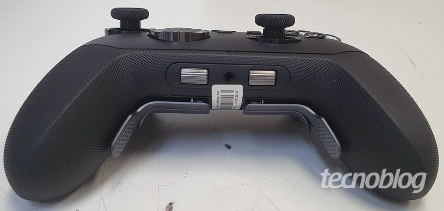 Xbox 精英手柄 3 谍照曝光:支持 Wi-Fi 6、蓝牙连接,可拆卸充电电池