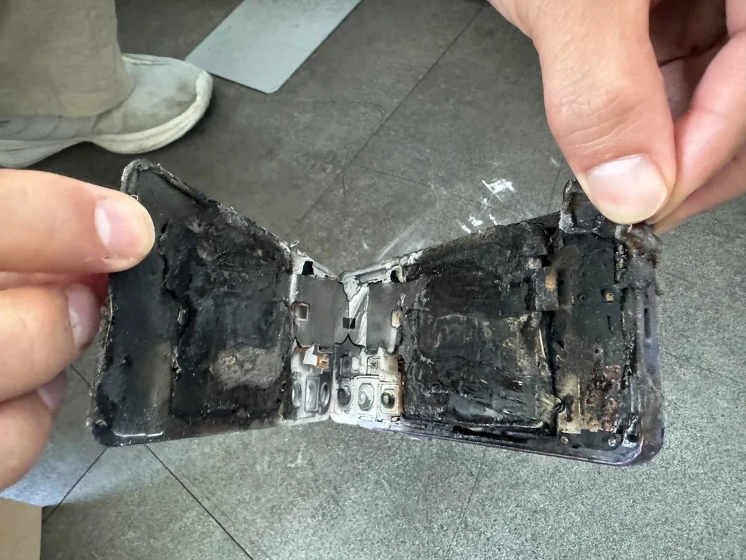 韩国用户称三星 Galaxy S24 正常使用时突然自燃,自己被灼伤