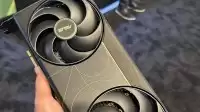 华硕液金散热RTX 5090上架  复刻英伟达公版设计